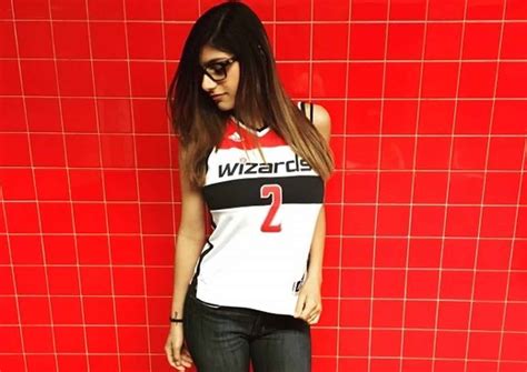 mia khalifa pies|Mia Khalifa Pies Porn Videos 